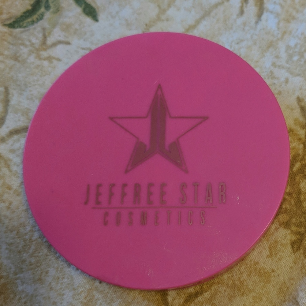 Jeffree star highlighter